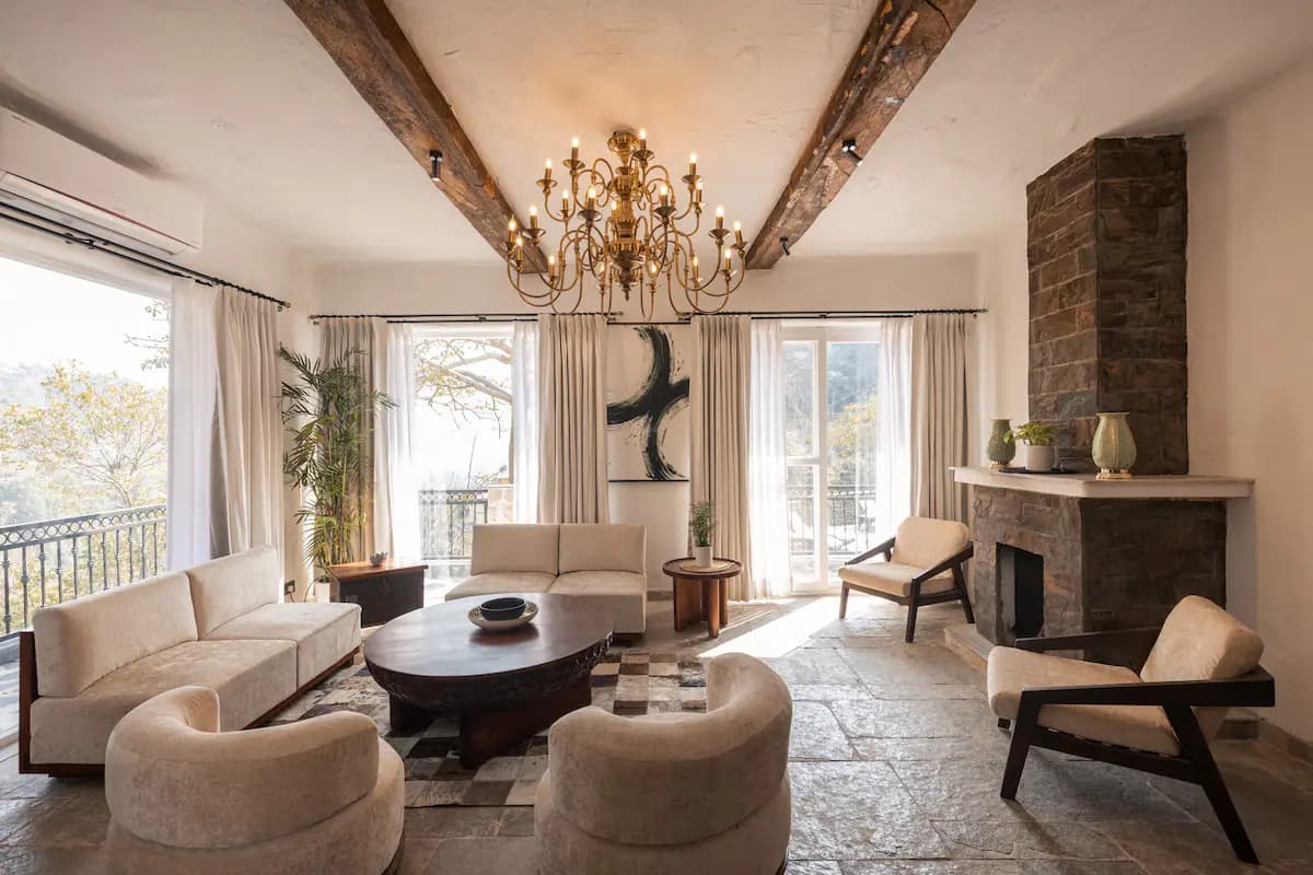 Spacious living room